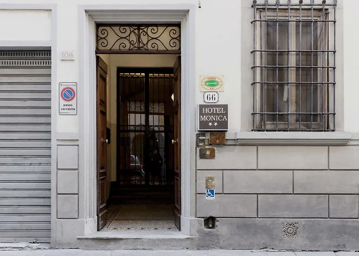 Hotel Monica